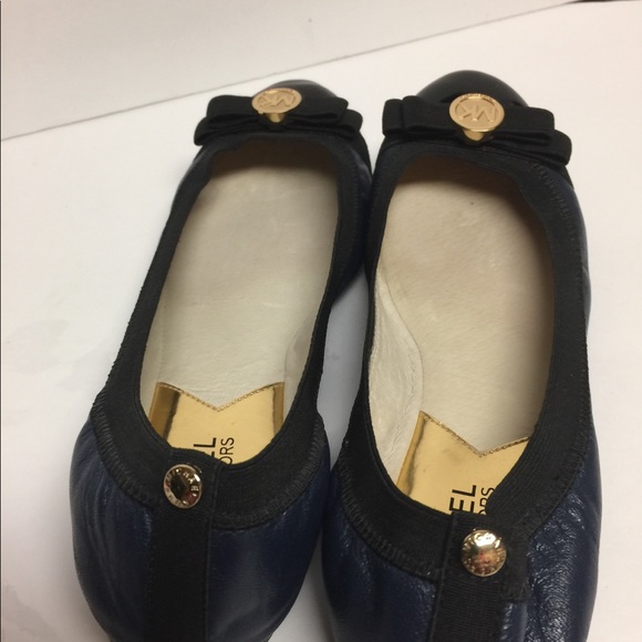 Michael Kors size 7 navy blue flats - Picture 3 of 7